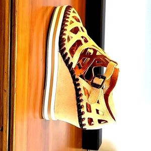 Alex made in Italy leather wedges